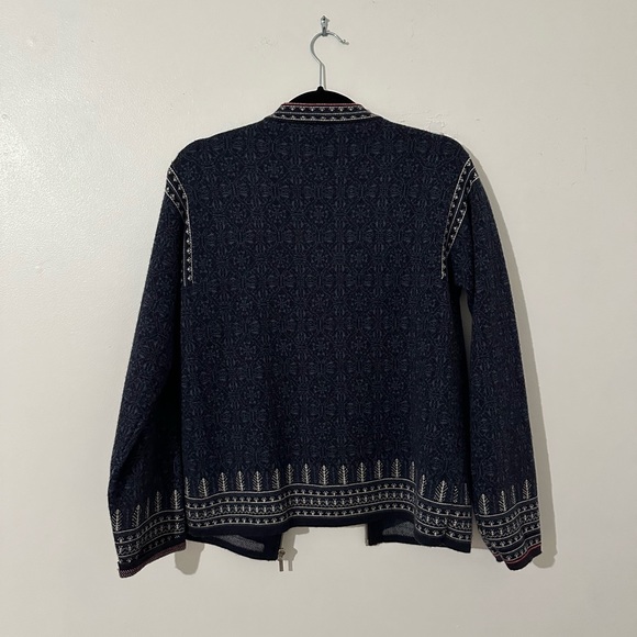 Pendelton Christmas Sweater - Picture 5 of 5